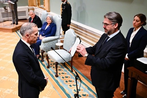 Марк Карні складає присягу в якості 24-го прем’єр-міністра Канади