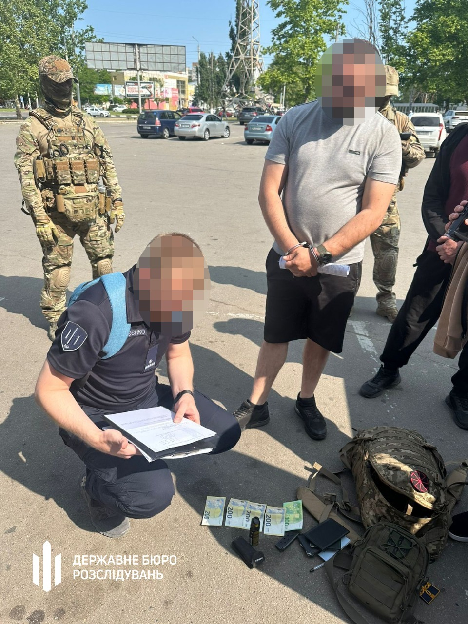 ДБР викрило вимагання $3000 за повернення військових із самовільного залишення частини