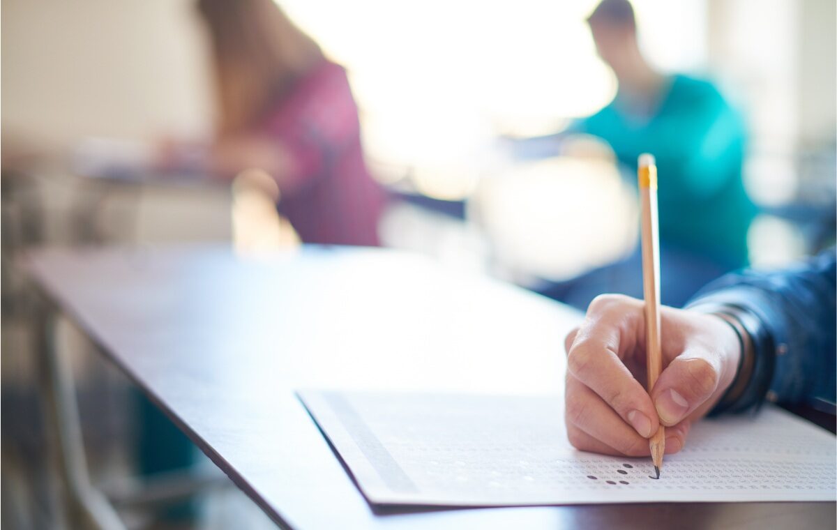 Поступление в вуз без НМТ: ветераны и жители прифронтовых регионов могут получить образование по упрощенной процедуре