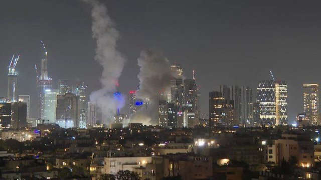 Иран нанес ракетный удар по штаб-квартире Армии обороны Израиля в Тель-Авиве.
