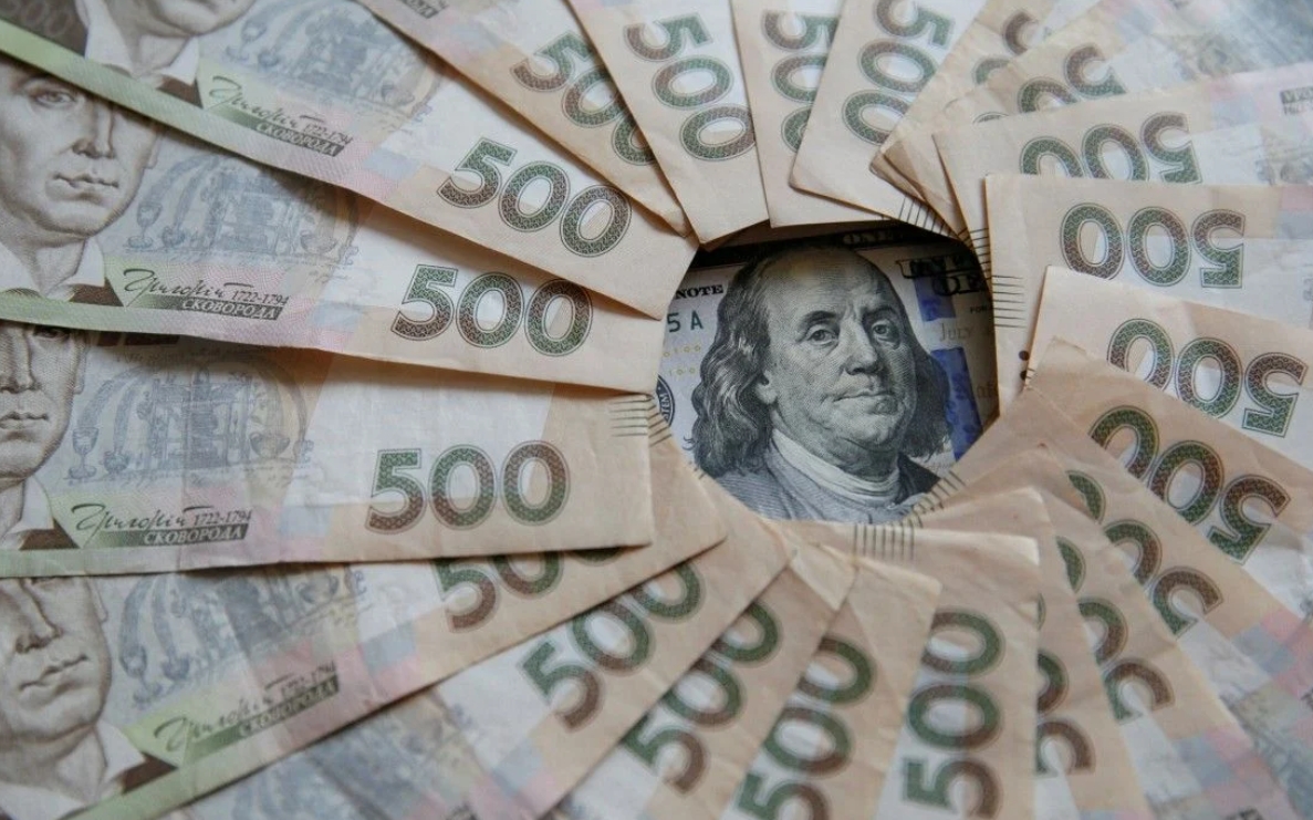 В Украине стало больше официальных миллионеров: 17 тысяч граждан задекларировали почти 500 млрд грн