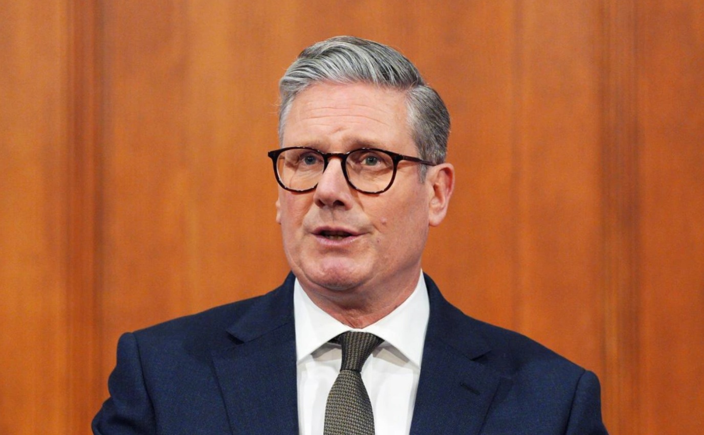 Кір Стармер може піти у відставку через дипломатичний скандал і внутрішню кризу в Лейбористській партії — Bloomberg