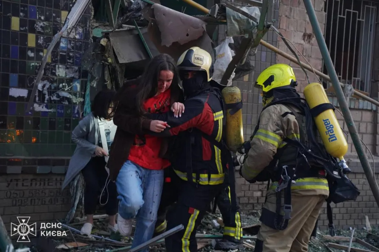 Масована атака РФ на Київ та область: зруйновані будинки, пожежі, загиблі й поранені