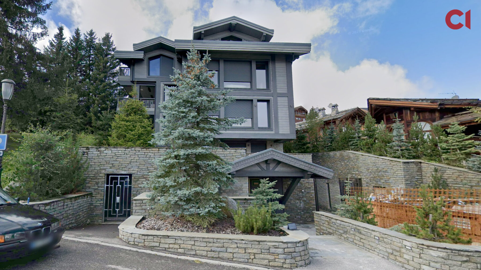 Компанія, пов’язана з Ахметовим, володіє нерухомістю в Куршевелі на понад 17,5 млн євро