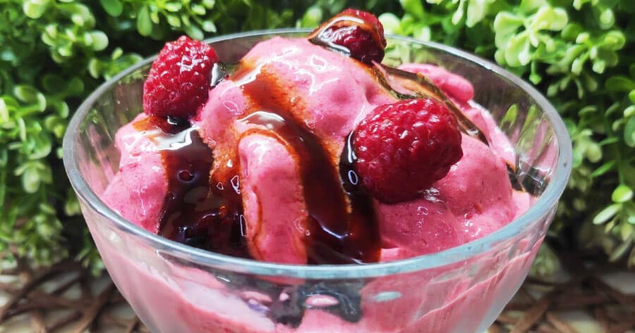 Домашнее ягодное мороженое для детей: простой и полезный рецепт без сахара