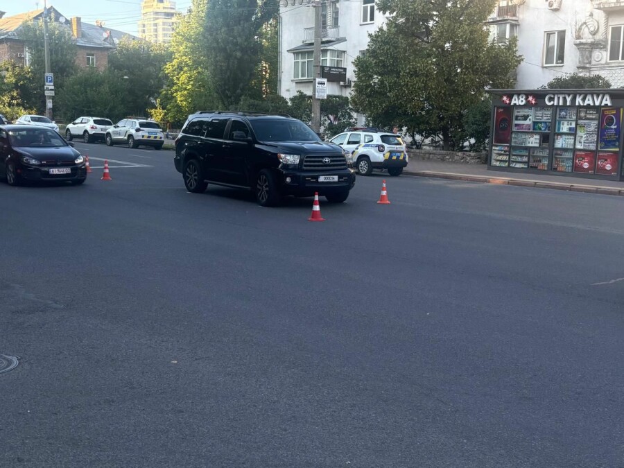 У Києві затримали блогера Дениса Кошельника, який вчинив п’яну ДТП та втікав від поліції