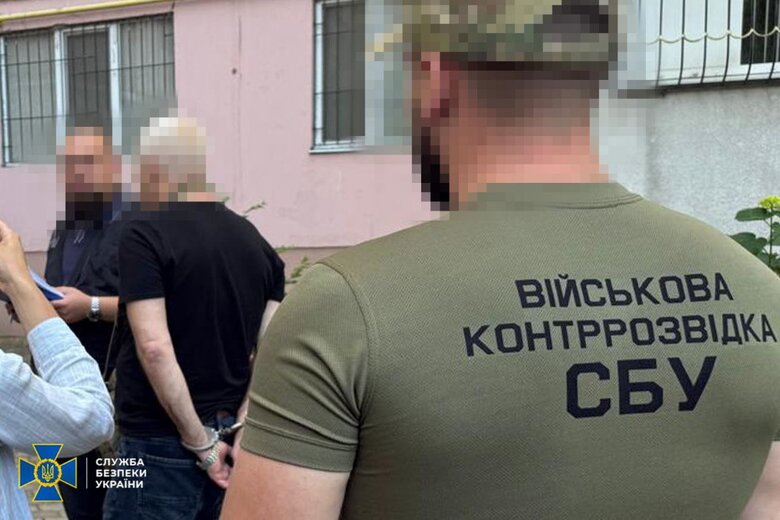 СБУ разоблачила хищение 100 млн грн в Одесской области: командование батальона торговало "бронями", горючим и поддельными удостоверениями