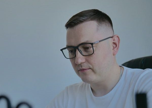 Топменеджер Минобороны Дмитрий Бигунец живет в квартире тестя, зарабатывая более 2,7 млн грн в год