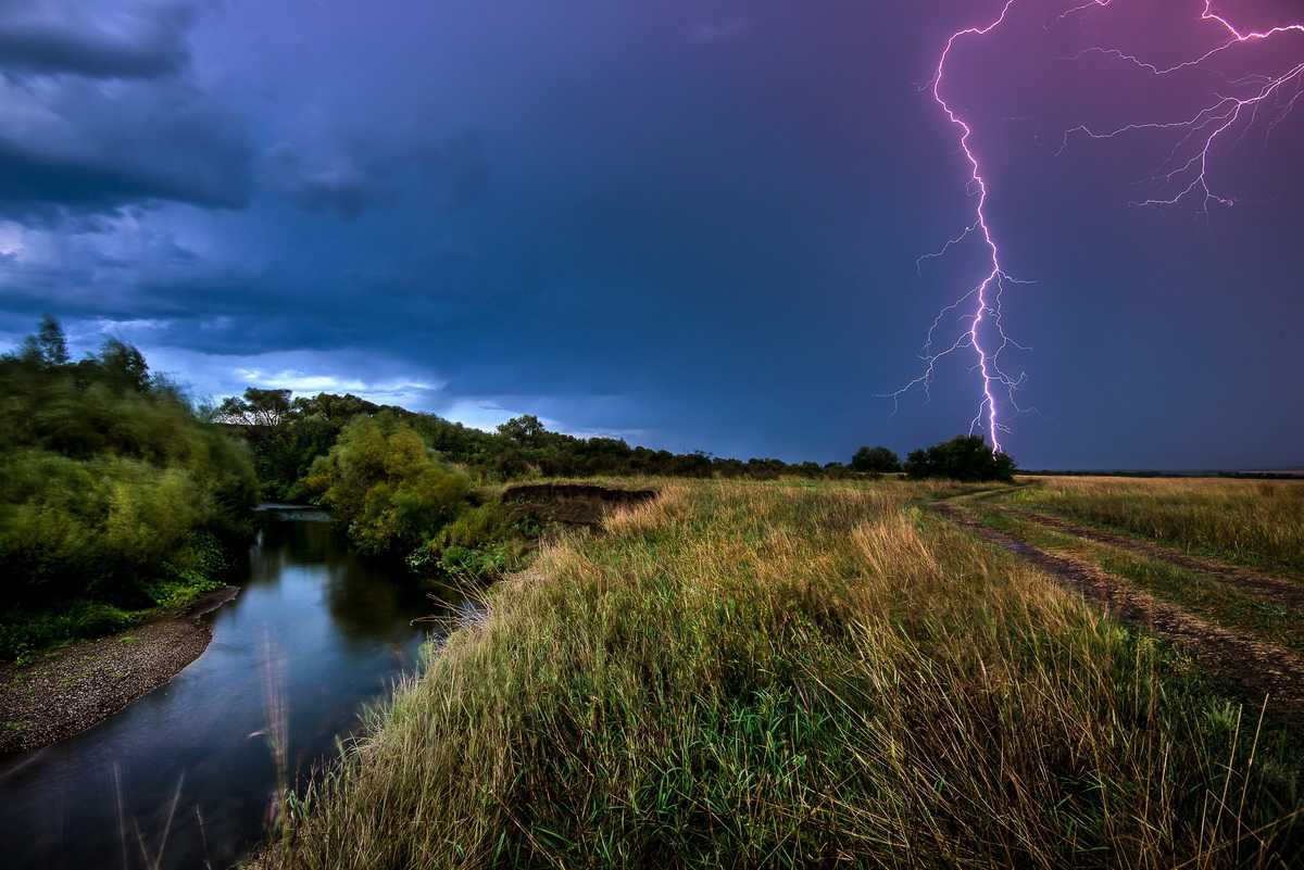 Погода 25 июля в Украине: грозы на западе, жара на юге – синоптики предупреждают о желтом уровне опасности
