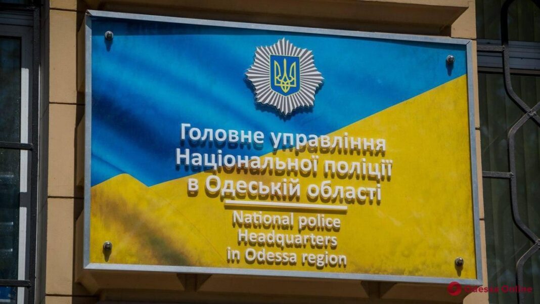 Чиновника коммунального предприятия Одессы задержали после получения 2700 долларов за разрешение на торговлю