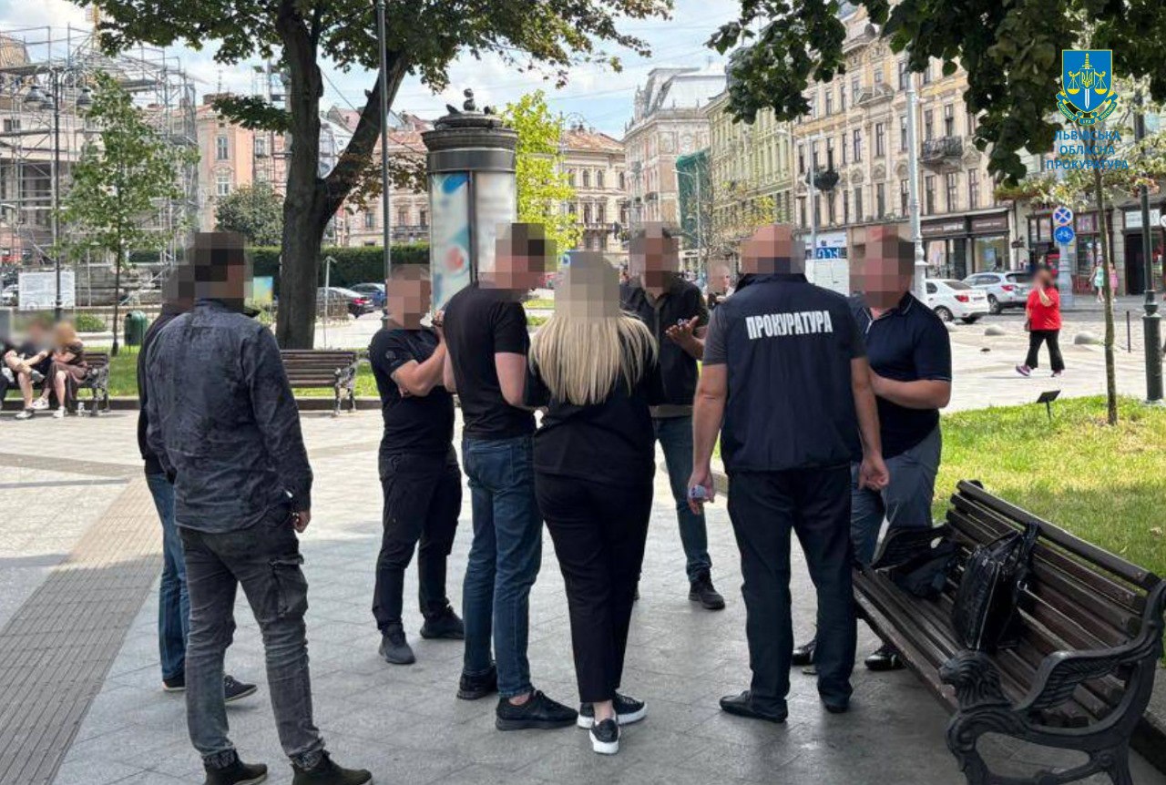 Во Львове разоблачили экс-преподавателя, организовавшего "дипломатический" выезд за $18 тыс.