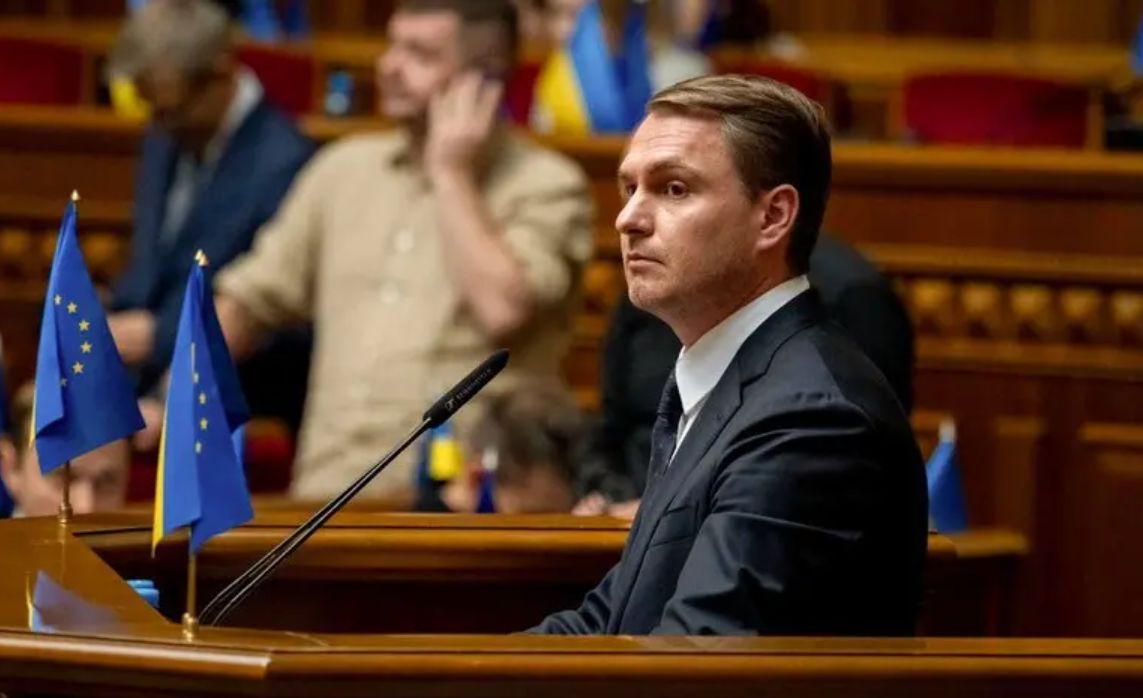 Двум прокурорам объявили подозрения: Руслан Кравченко сообщил о похищении документов и злоупотреблении влиянием