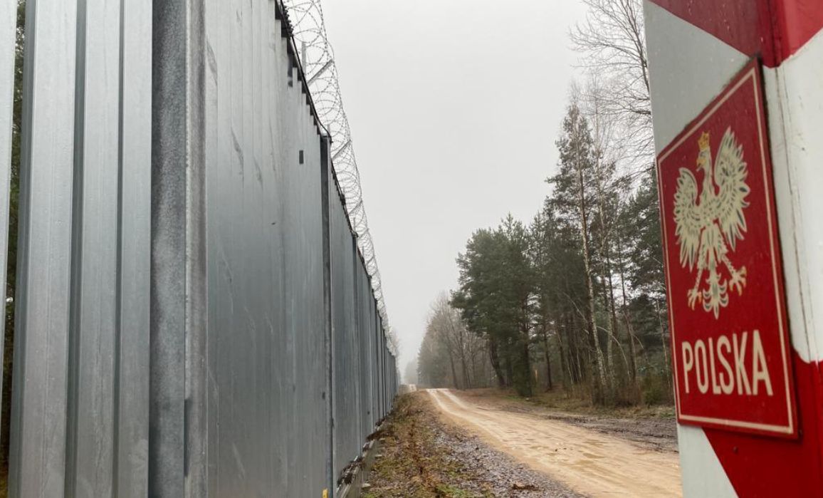 Польські прикордонники частіше застосовують зброю проти агресивних мігрантів на кордоні з Білоруссю