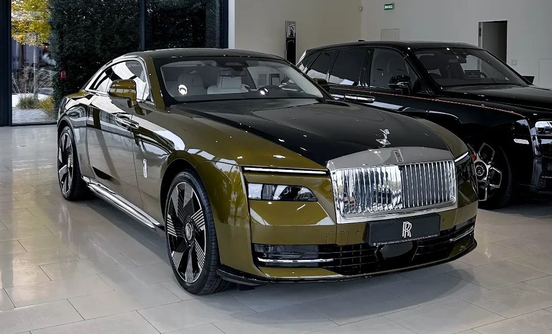 Украинский бизнесмен Дмитрий Карцыгин засветился на Rolls-Royce в Монако: автомобиль за $500 тыс. записано на жену с родственными связями к эксрегионалам и ДНР