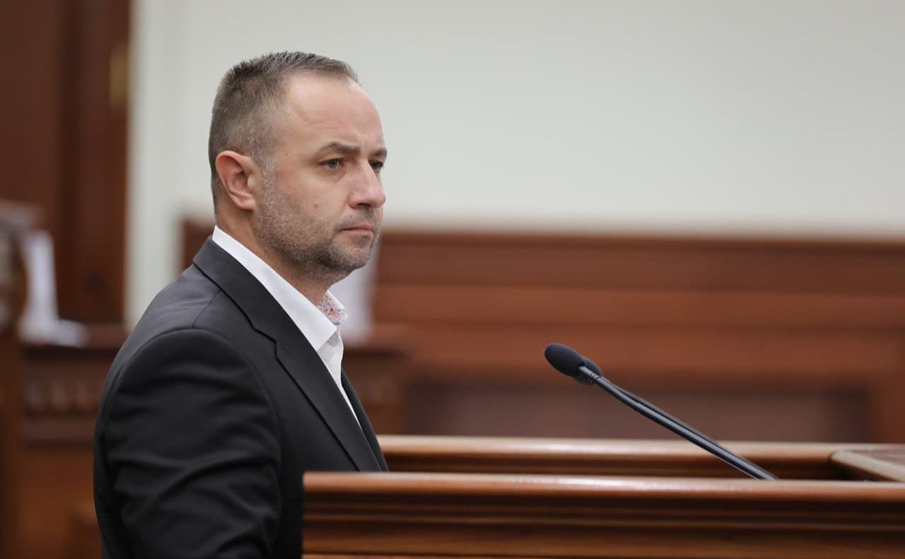 Задержанный за коррупцию экс-чиновник КГГА Руслан Светлый купил квартиру и паркоместо на 3,5 млн грн при доходах в 1,6 млн