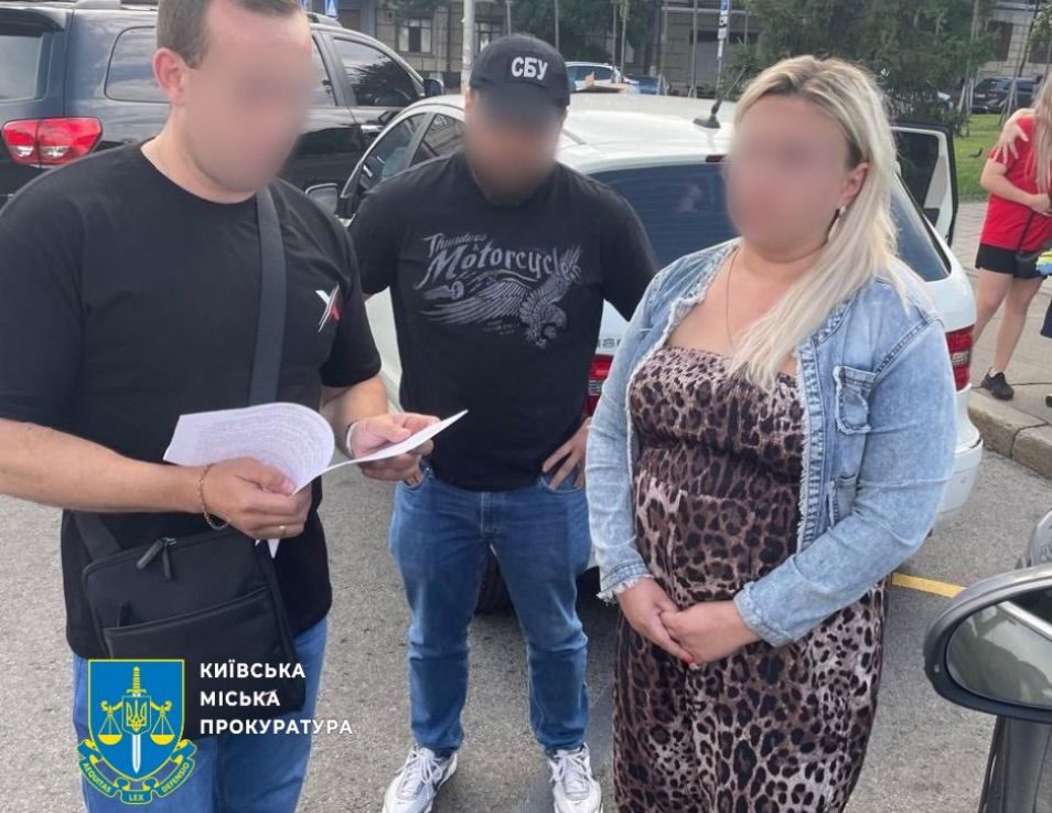 На взятке $25 тысяч задержали фигурантку «пьяной вечеринки в КГГА» Марину Радову и директора Бессарабского рынка Николая Ковальчука