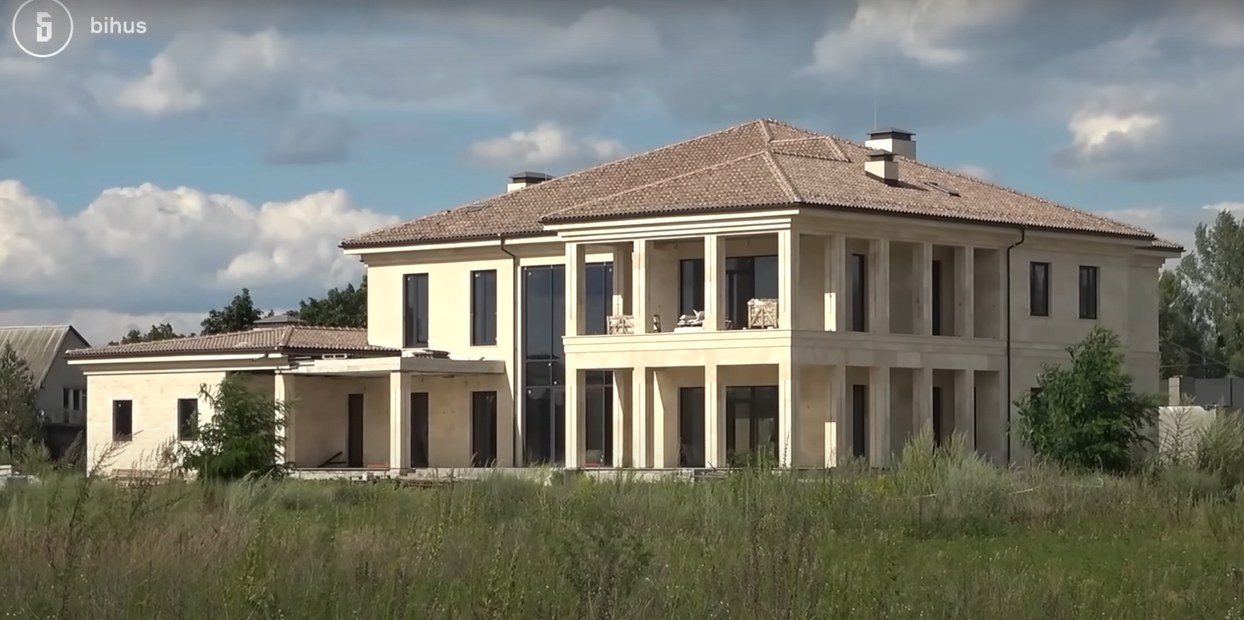 Елітні маєтки в Козині: Чернишова пов’язують із забудовою на мільйони доларів — розслідування Bihus.Info