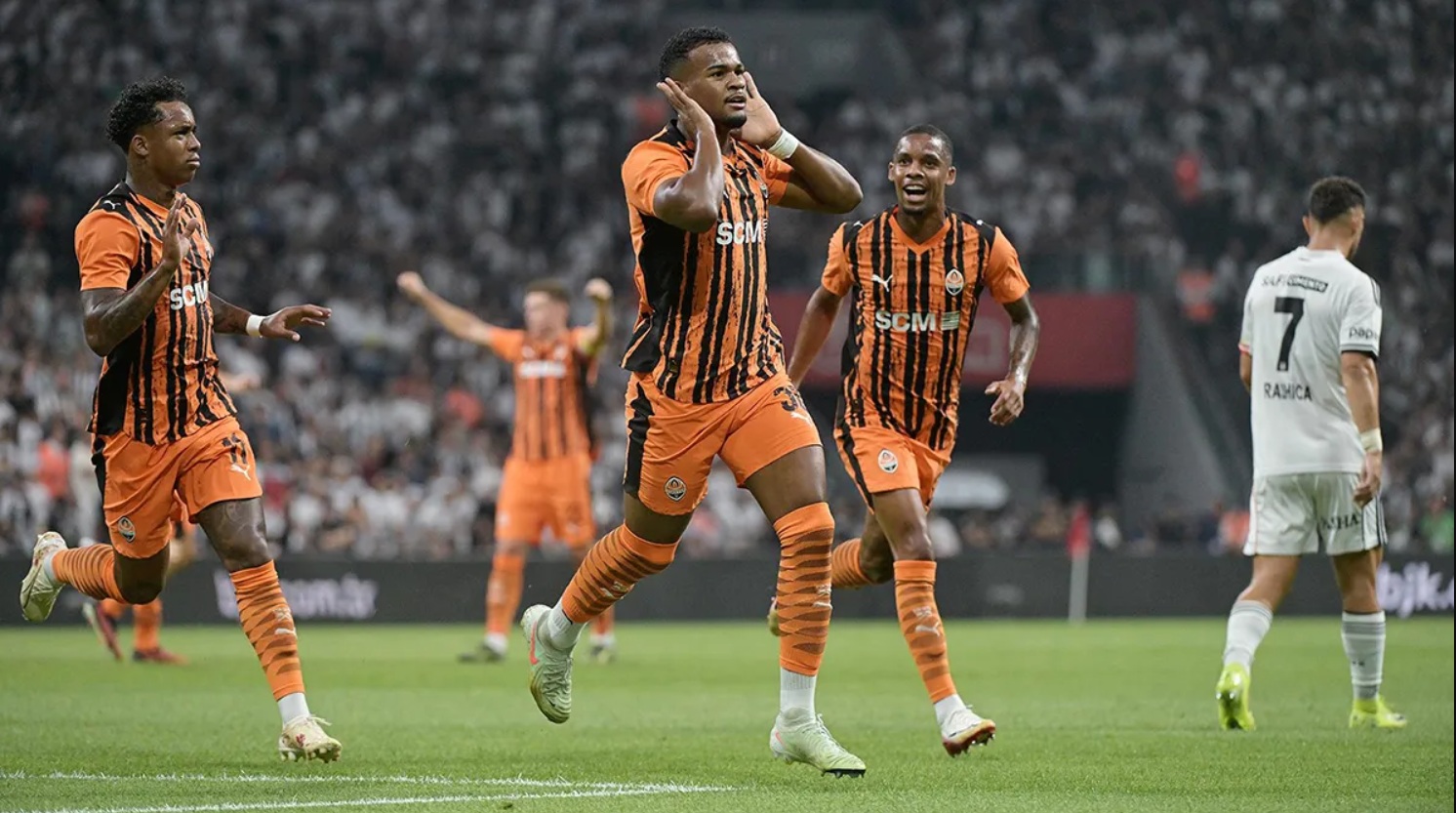 Где и когда смотреть матч "Шахтер" – "Бешикташ": трансляция, время начала и шансы на победу