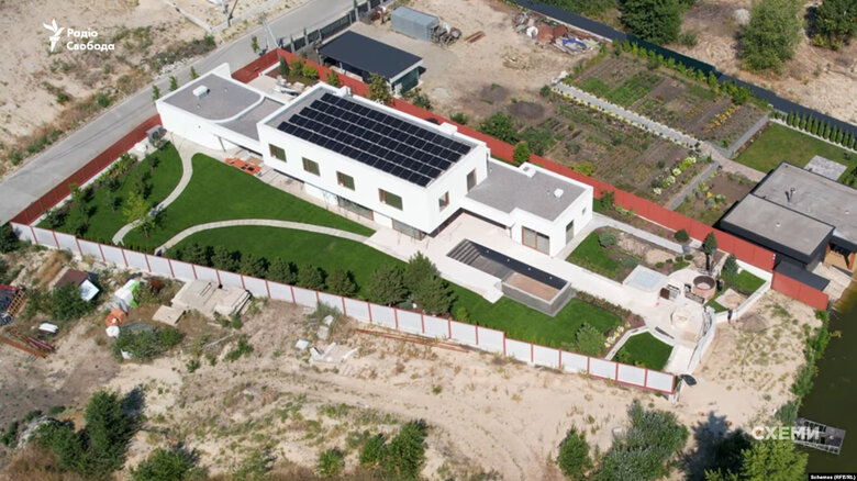 Родина топмитника Анатолія Комара звела маєток на 70 млн грн під час війни — розслідування