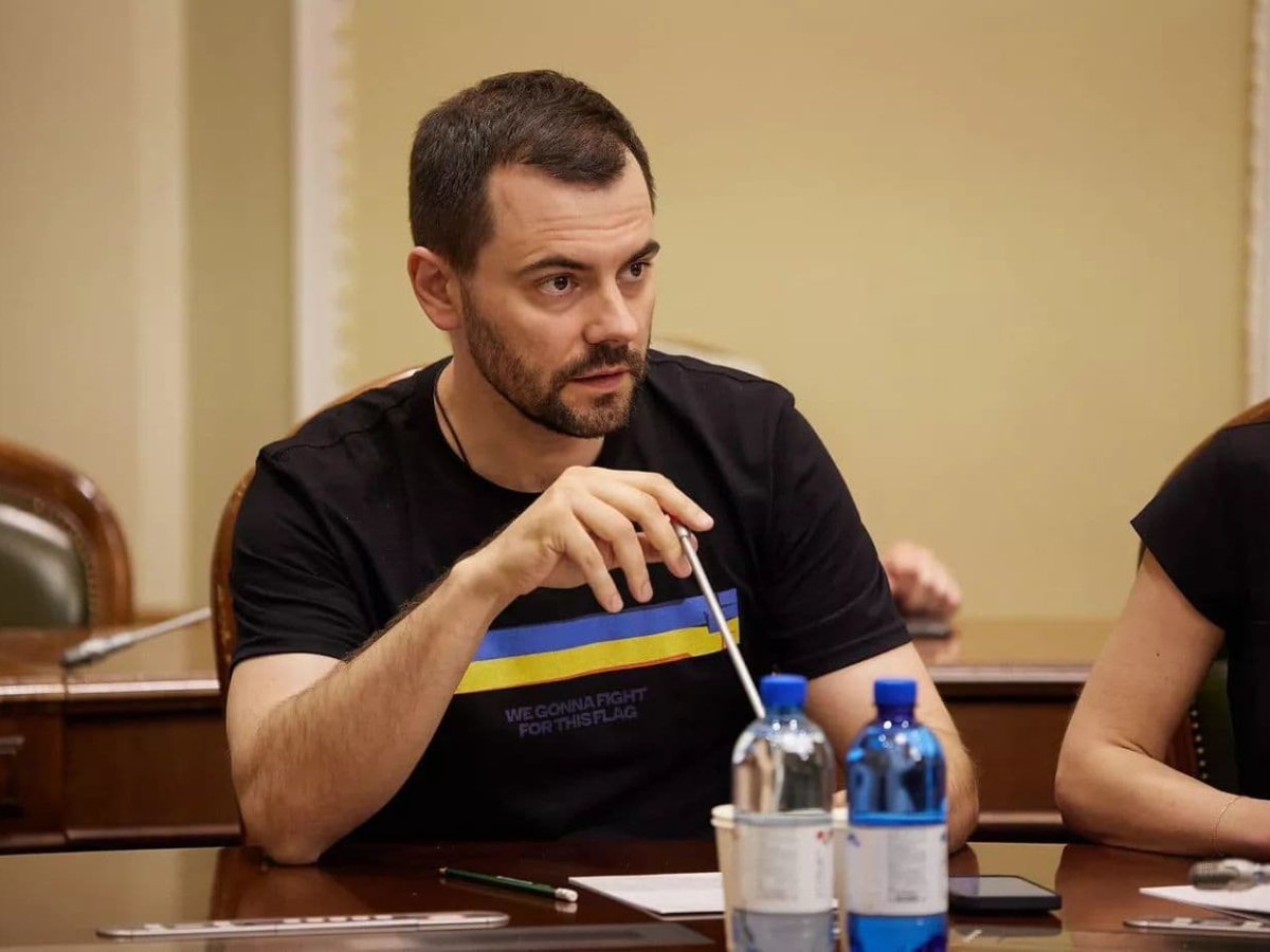 Компанія "Слуги народу" Маріковського утричі підняла ціни на моніторинг ЗМІ для держави