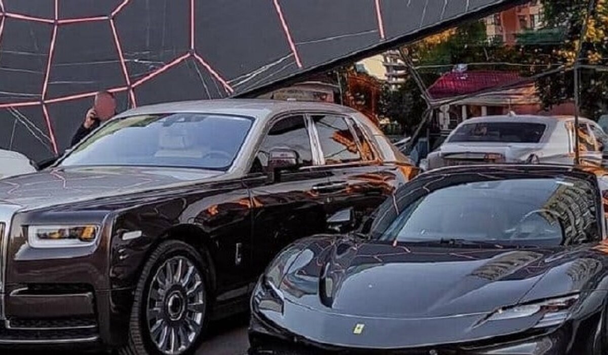 НАЗК перевіряє сотні авто чиновників, куплених за підозріло низькими цінами після розслідування ЗМІ