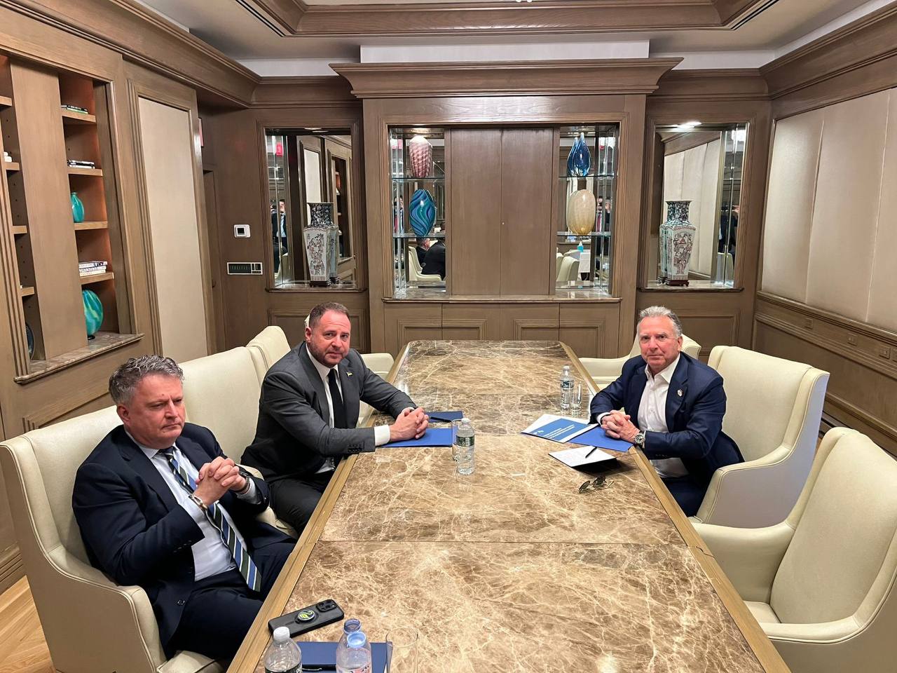 Відбулася зустріч української делегації зі спецпредставником Трампа