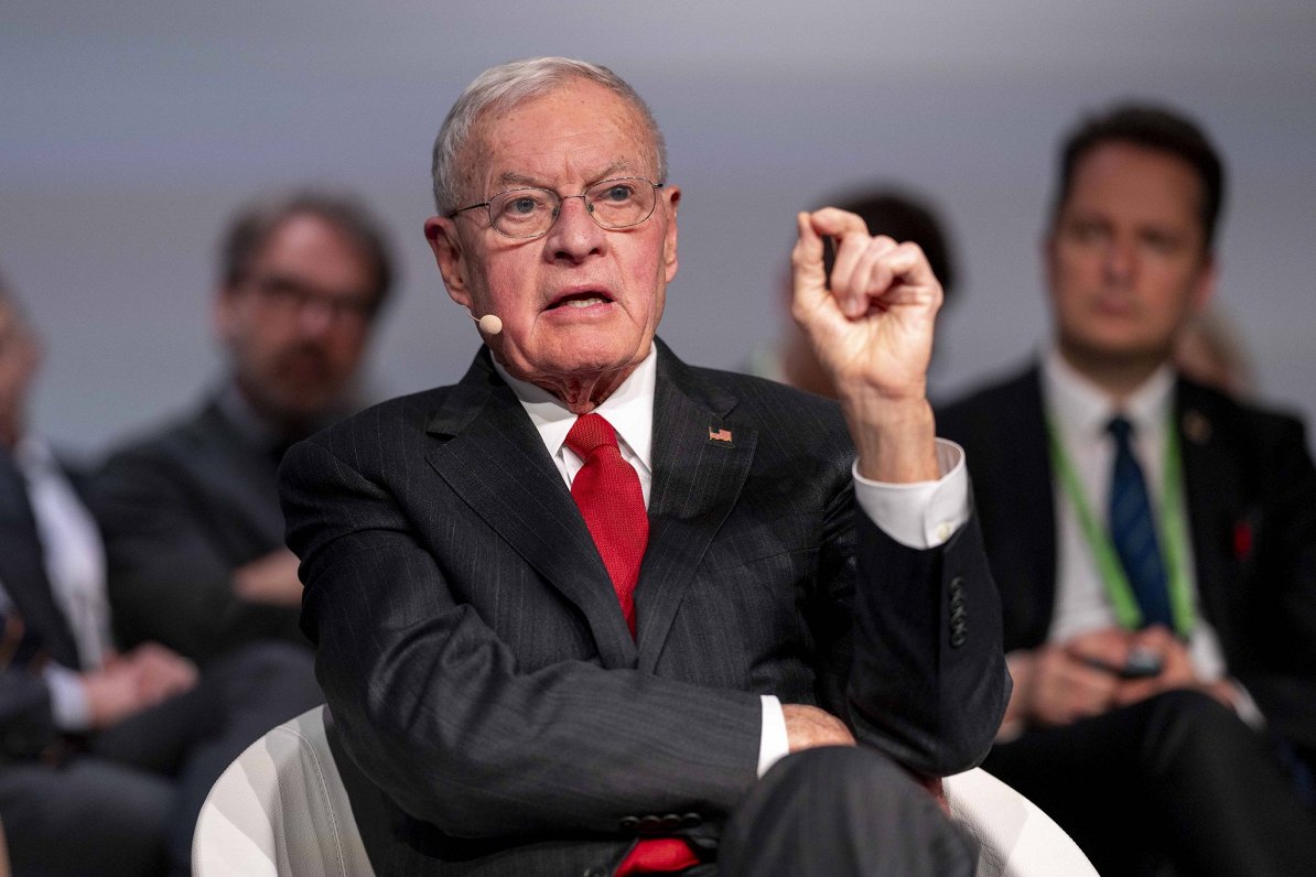 Кіт Келлог може здійснити візит до України напередодні санкційного дедлайну, тоді як Віткофф відвідає РФ