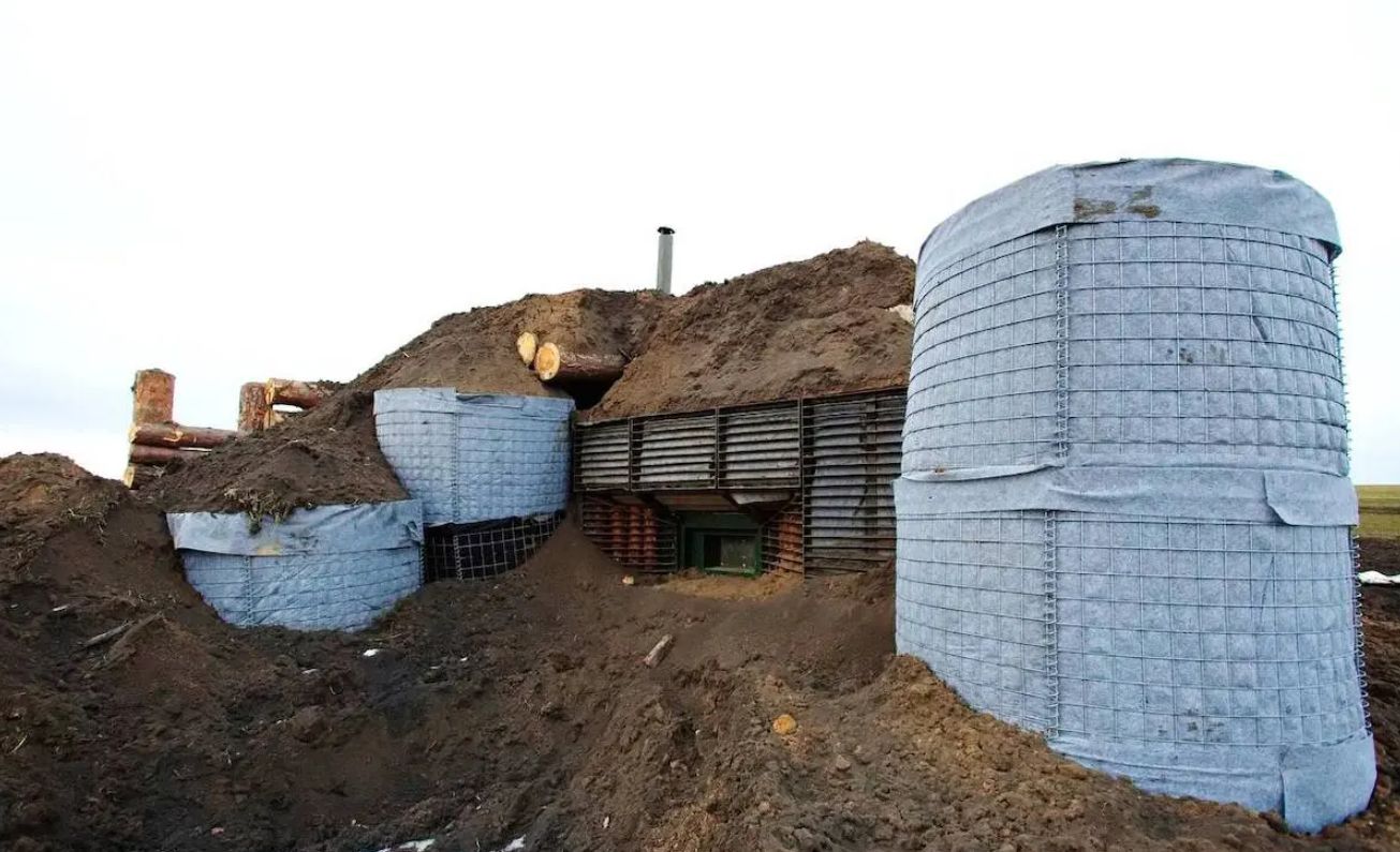 Розтрата понад 500 мільйонів на фортифікації Харківщини: суд арештував майно у справі