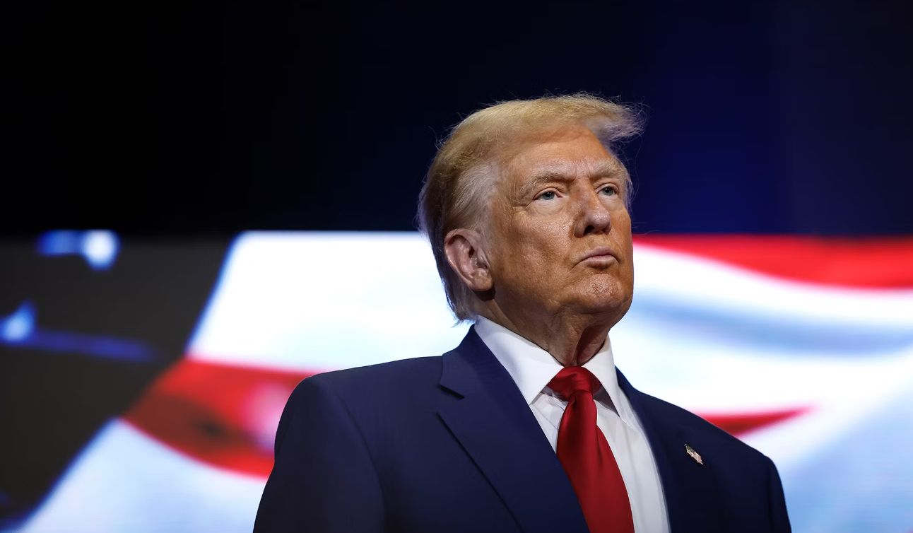 Дональд Трамп приказал переместить атомные субмарины поближе к России