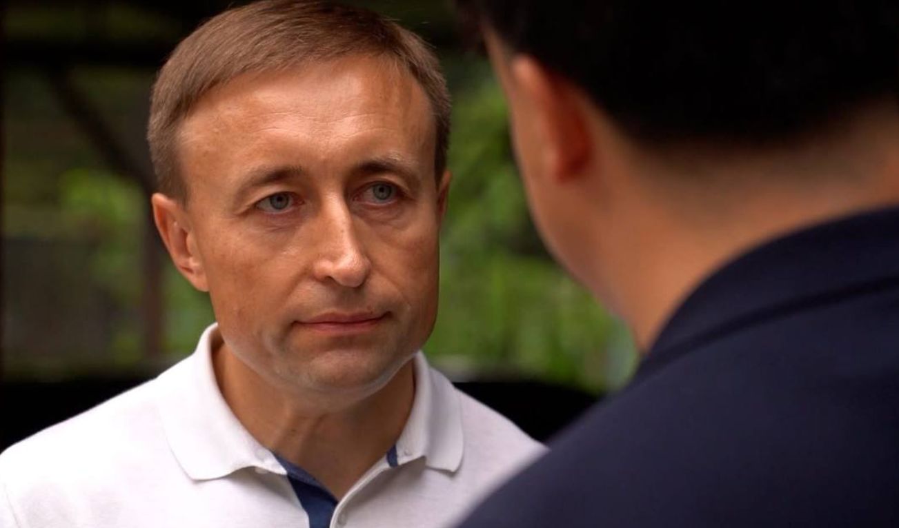 Анатолія Комара відсторонять через журналістське розслідування про елітний маєток і зв’язки з паливним холдингом