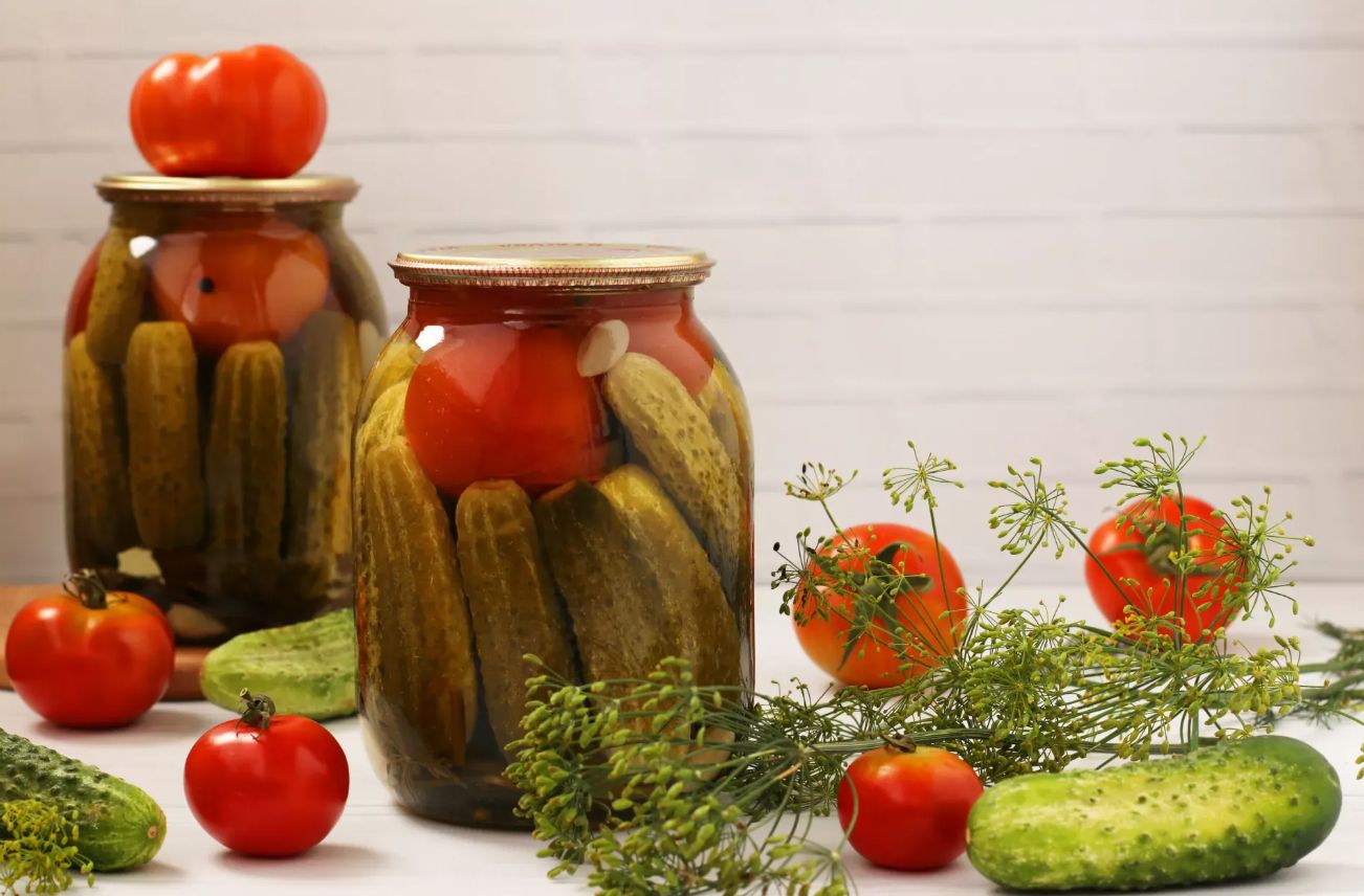 Яку зелень додавати в консервацію: секрети хрумкості та аромату