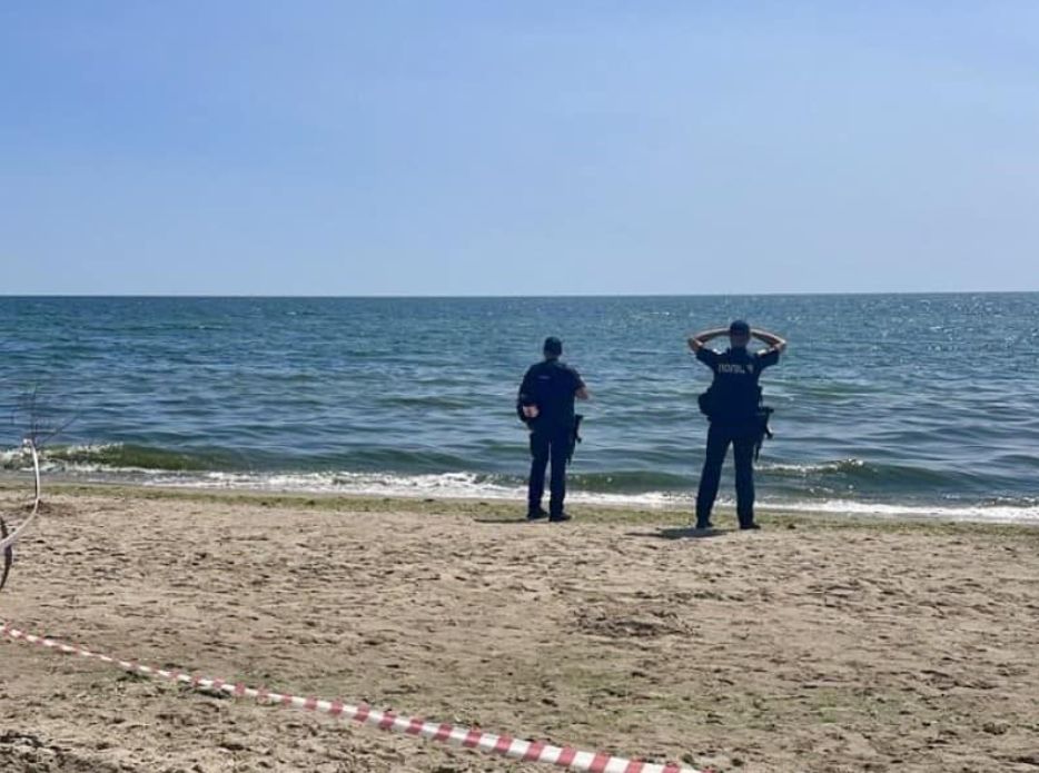 Три человека погибли в результате взрыва мины на пляже в курортном поселке Затока