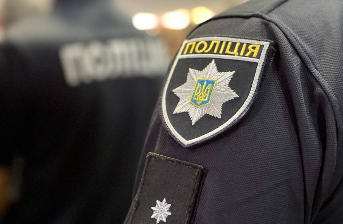 В Днепре полицейский эвакуатором повредил восемь автомобилей