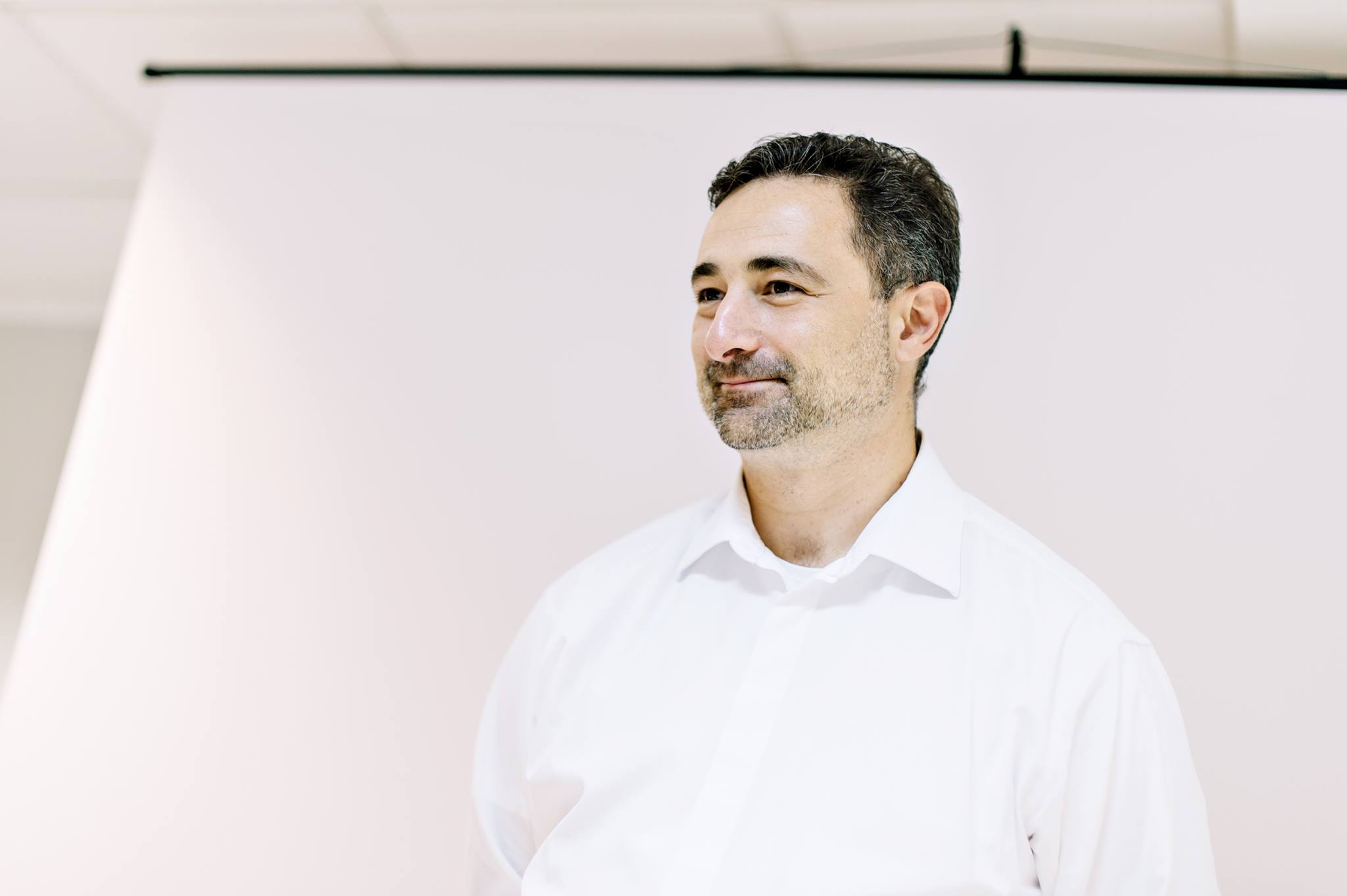 Игорь Смелянский резко ответил на критику относительно подписок и увольнений в «Укрпочте»: «Это ты, долбень, оторван от реальности»