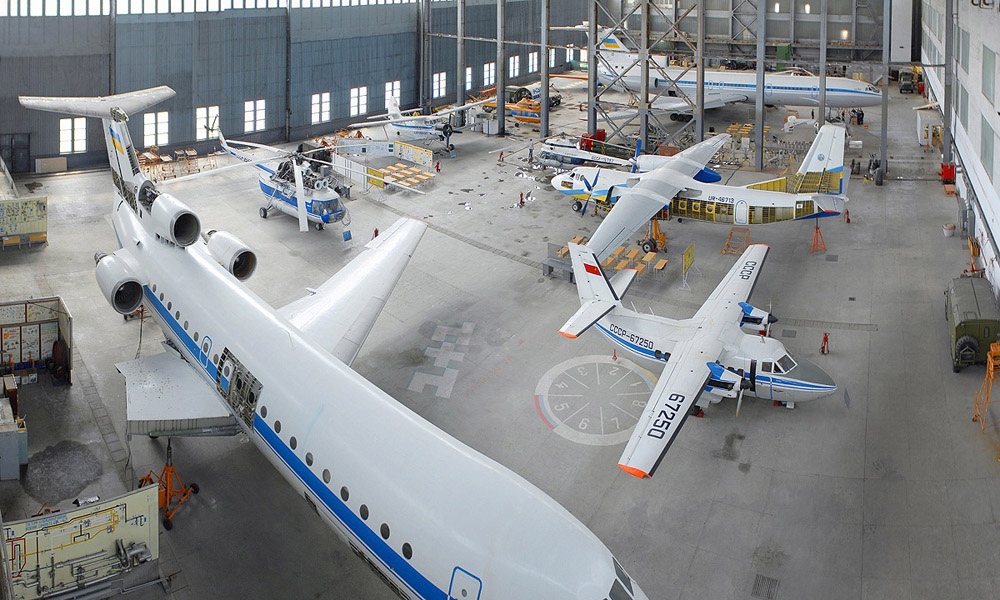 Три посадовці «Київського авіаційного інституту» під підозрою за розкрадання 16,6 млн грн через «мертві душі»