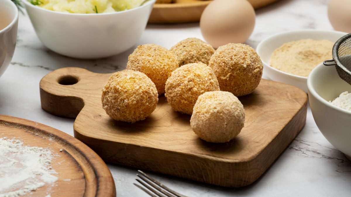 Закуска з сиру за 15 хвилин: рецепт з хрусткою скоринкою для буднів і святкового столу