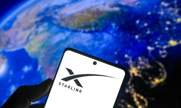 Связь без вышек: "Киевстар" тестирует подключение смартфонов украинцев к спутникам Starlink