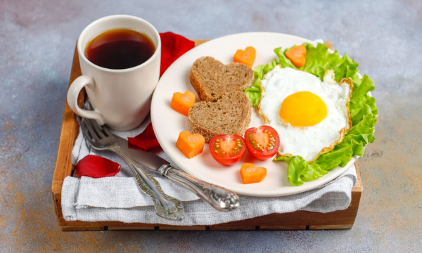 Как сделать завтрак здоровым: белок, клетчатка и вода в начале дня