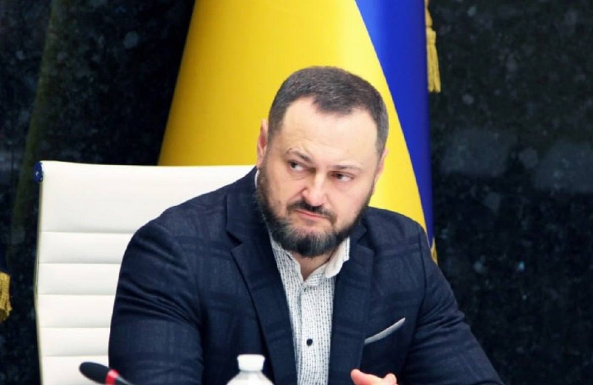 Керівник Дніпропетровської обласної прокуратури Сергій Біжко звільнений: отримав понад 800 тисяч зарплати, має пенсію й елітні авто