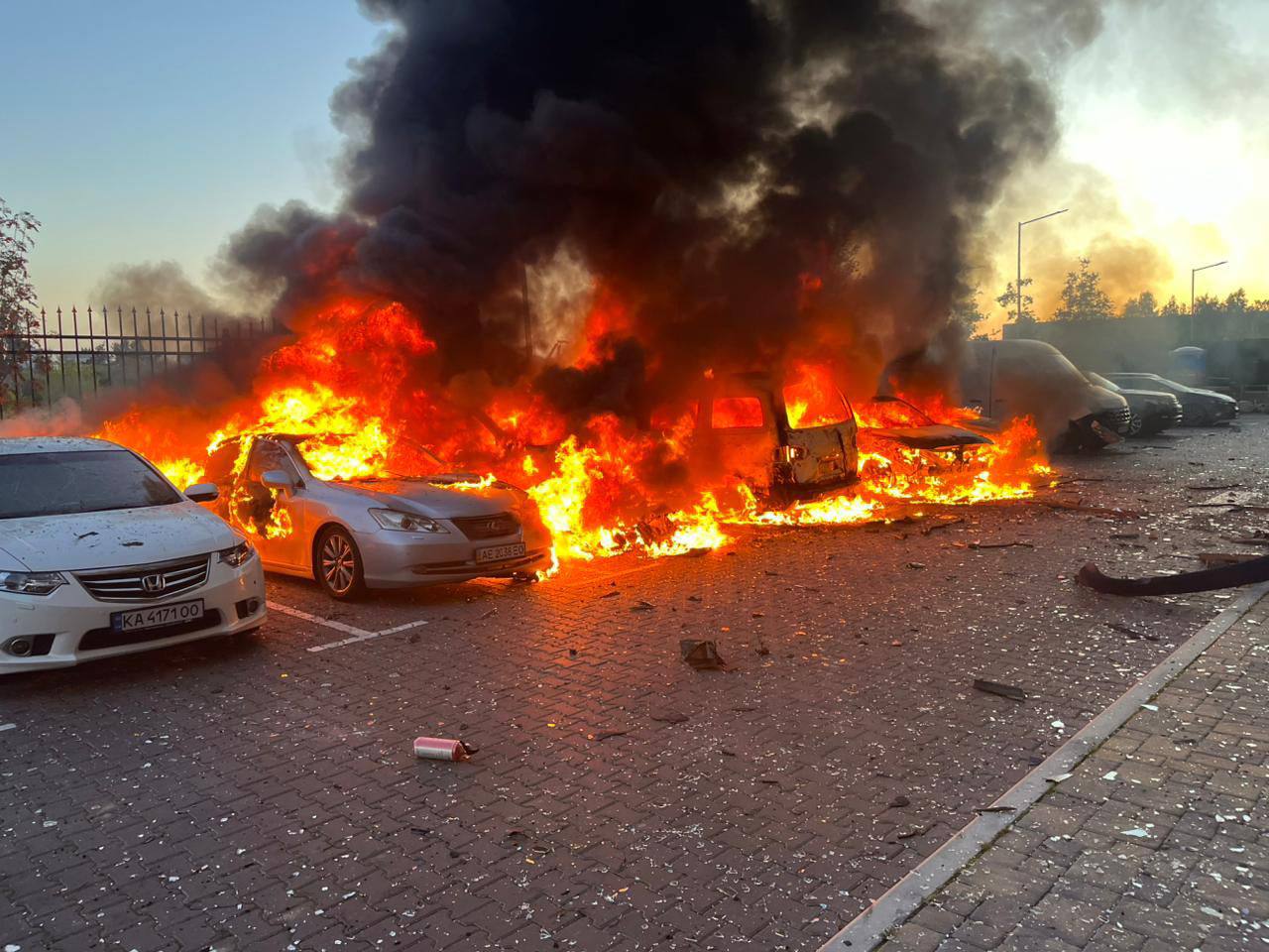 Масована атака РФ у ніч на 20 вересня: жертви та руйнування у Дніпрі, Чернігові, Хмельниччині й на Півдні України