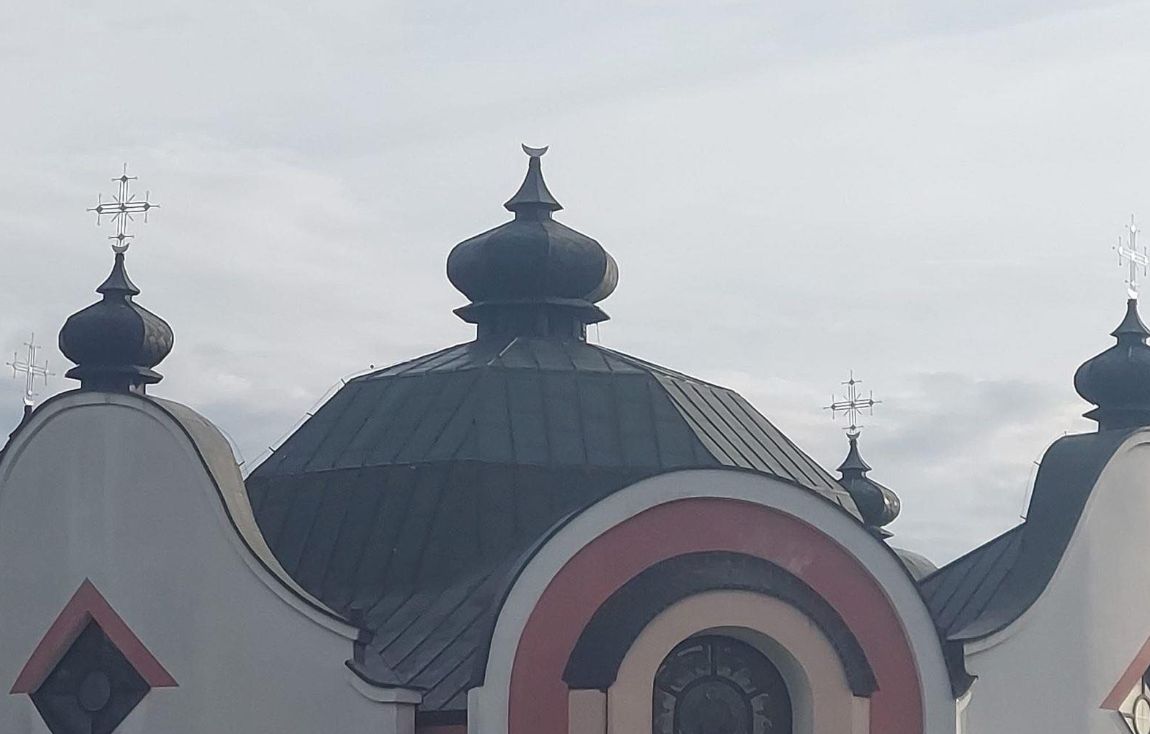 В Польше вандалы срезали крест с купола украинской церкви