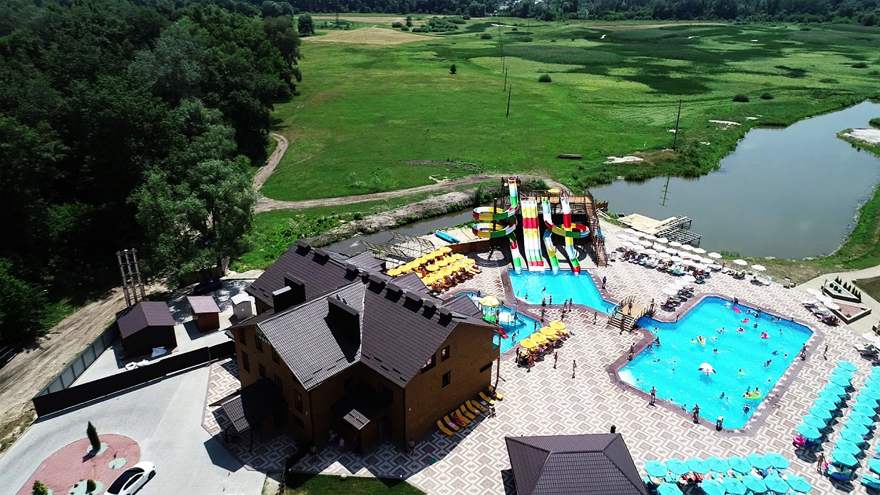 Ймовірна родичка Олега Татарова заробляє мільйони на готелі ексміліціонера: журналісти виявили ознаки корупційного конфлікту