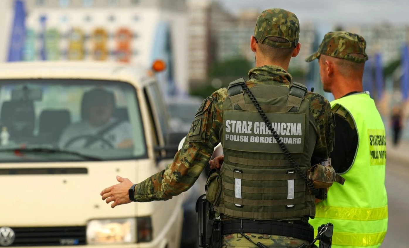 Более 10 тысяч мужчин 18-22 лет выехали из Украины в Польшу через неделю после снятия ограничений