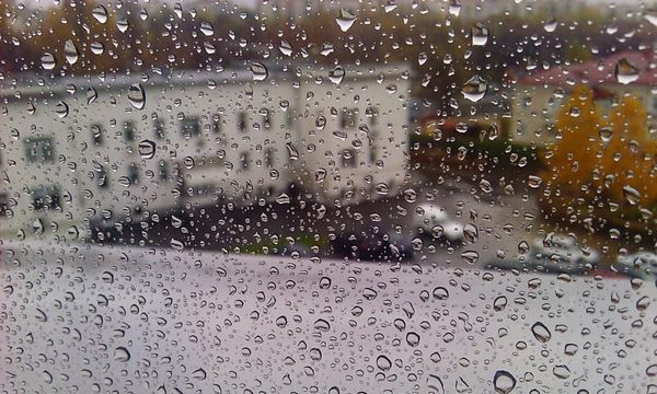 Погода в Украине 17 октября: облачно, местами небольшой дождь, еще относительно тепло