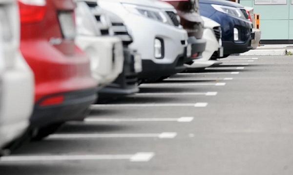 Львов стал первым городом Украины с автоматическими штрафами за парковку в «Дии»