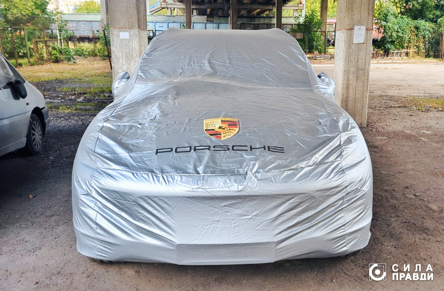 Подарований Porsche, котедж і приховані статки: як живе родина колишнього воєнкома Волині Олега Кивлюка