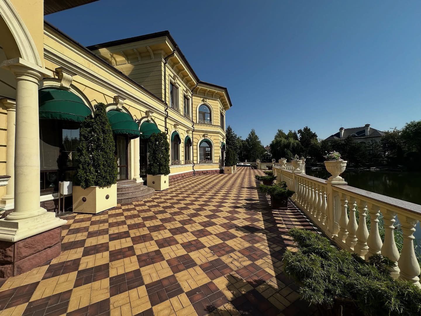 У Козині продають розкішний маєток родини Гладковського за $4 млн