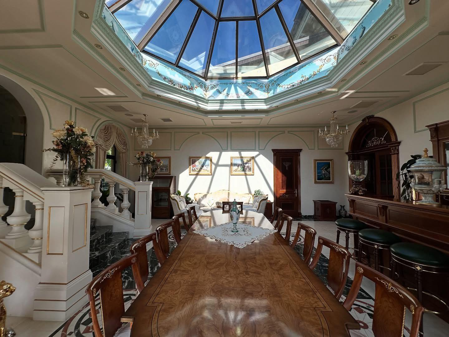 У Козині продають розкішний маєток родини Гладковського за $4 млн