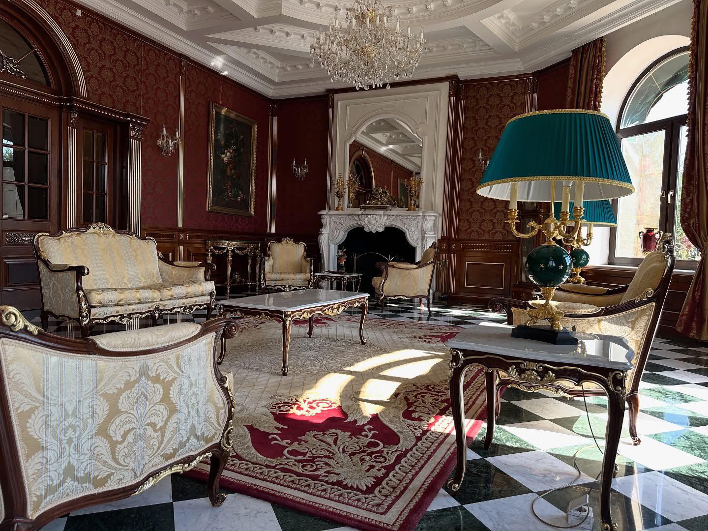 У Козині продають розкішний маєток родини Гладковського за $4 млн