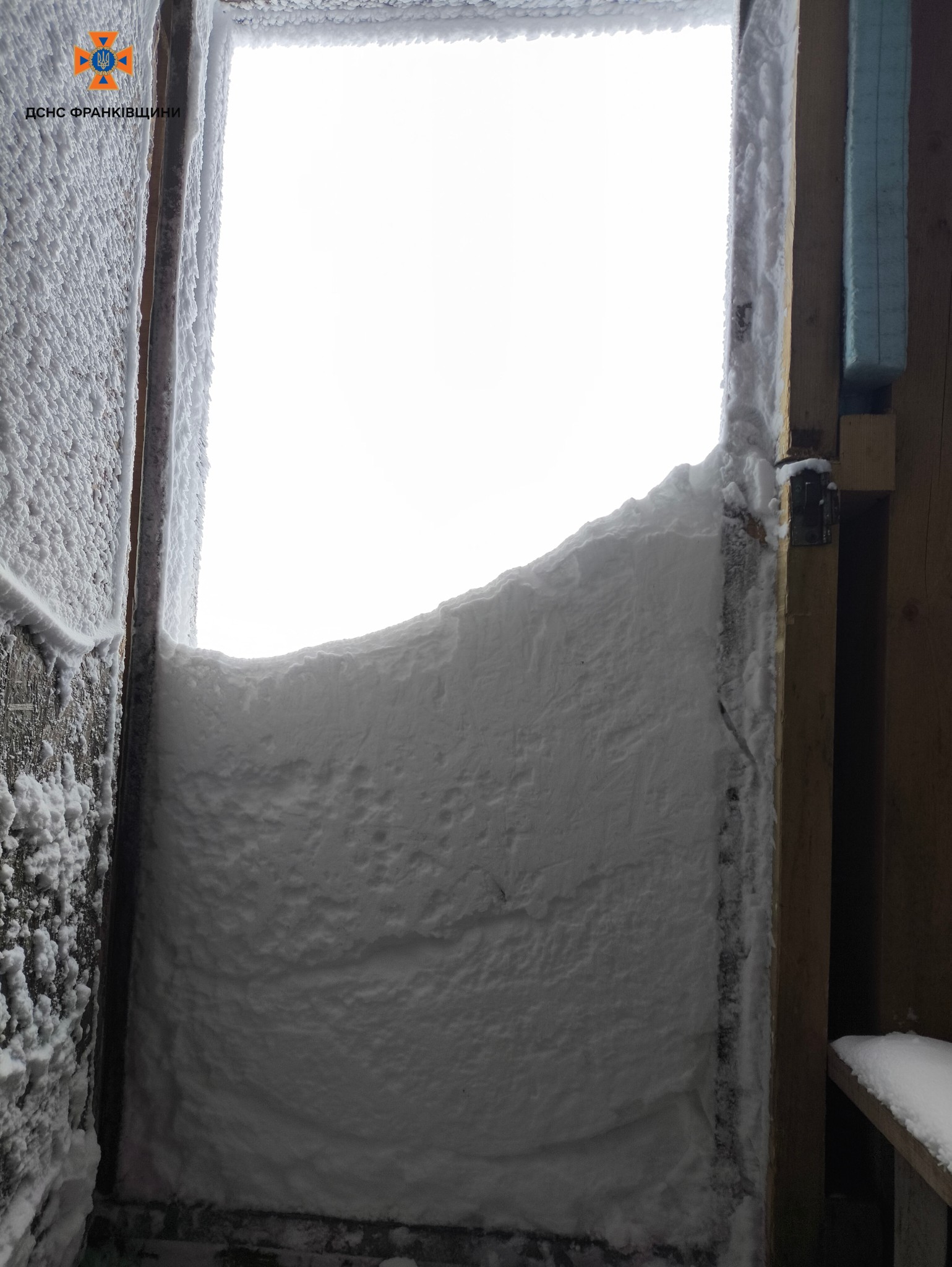 У Карпатах випало до 80 см снігу: на горі Піп Іван видимість лише 30 метрів